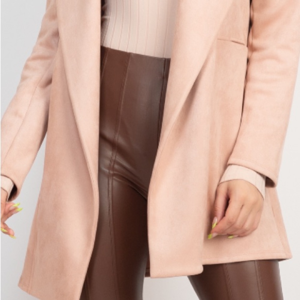 ⭕️ SOLD OUT ⭕️ NEW Blush Pink Open Front Faux Suede Blazer - Picture 3 of 7